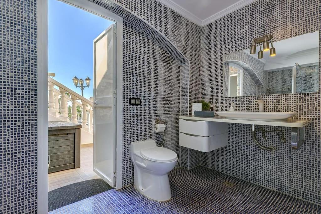 Modern Independent Studio Apt In Luxury Villa Benalmadena Exterior photo